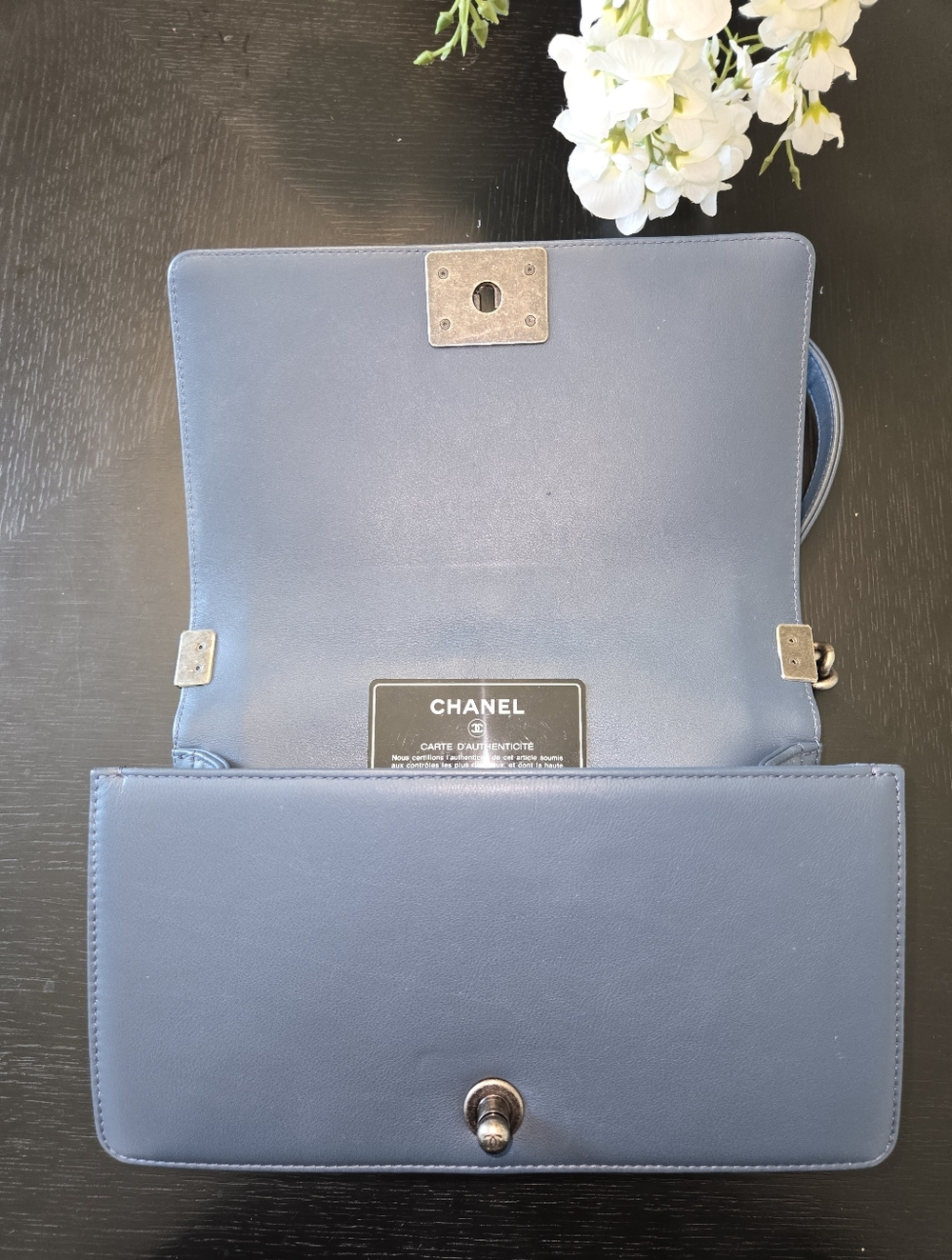 Chanel Boy Bag in Quilted Lambskin With Ruthenium Hardware Navy Blue Medium - Picture 7 of 9